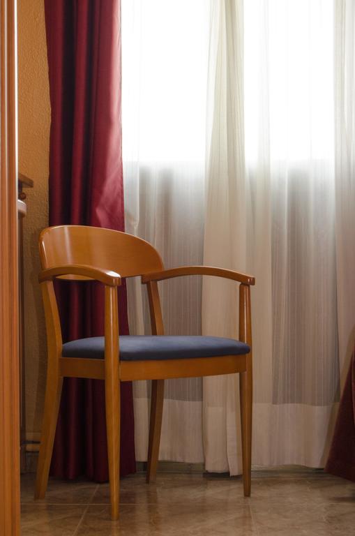 Hotel Rausan Alfajarín Exteriör bild