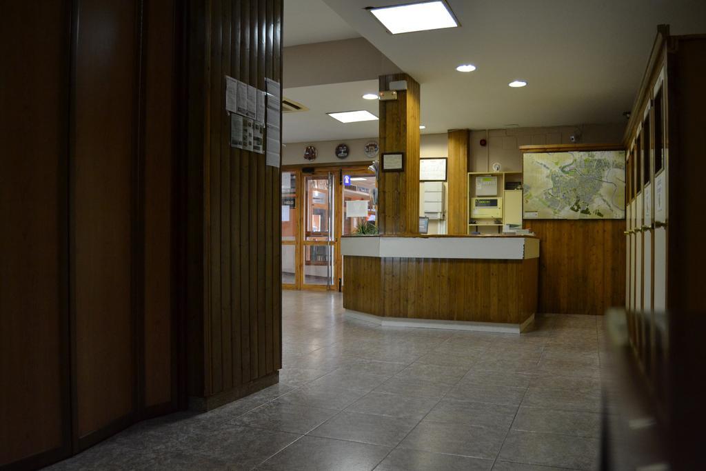 Hotel Rausan Alfajarín Exteriör bild